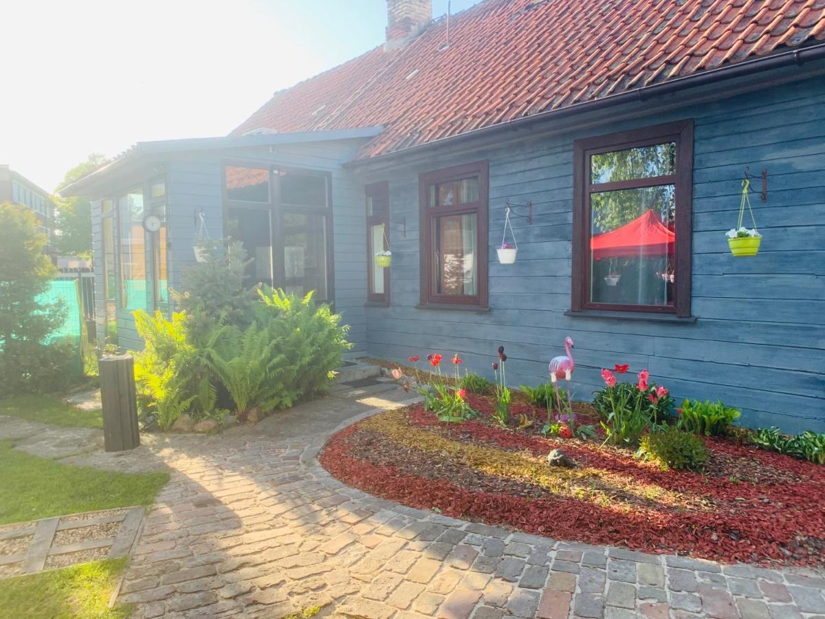 Martin Guest House Ventspils Extérieur photo